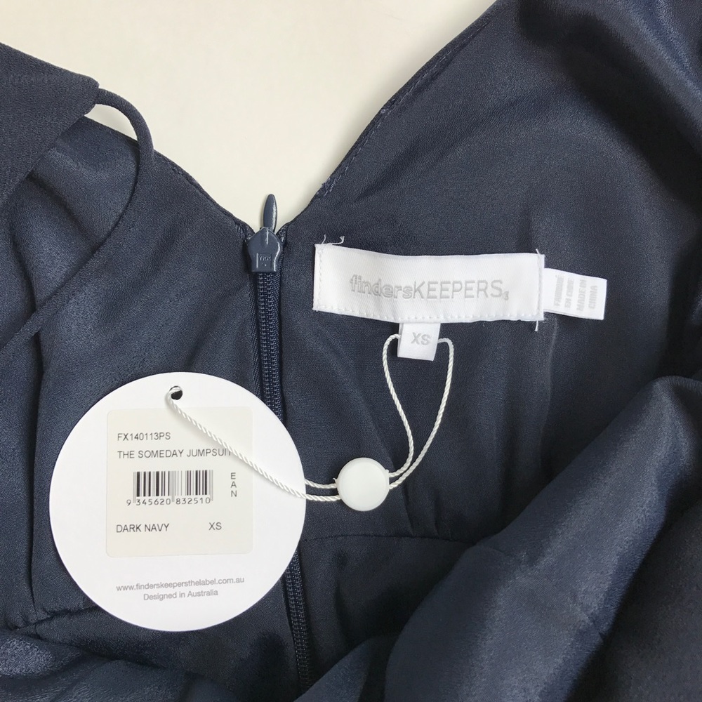 Finders Keepers the someday jumpsuit navy - Picture 4 of 5